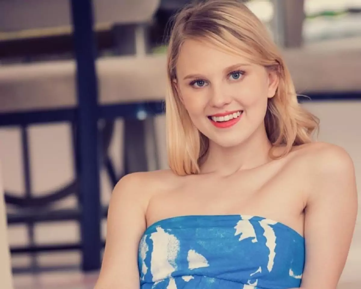 Lily Rader Bio Age, Career, Net Worth, Height, Education, Boyfriend & More